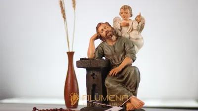Tượng Thánh Giuse tại Nhà thờ Chính tòa Xuân Lộc Đồng Nai. Tượng Công giáo Filumena là tượng của Tình thương và Hy vọng. Bản quyền các tác phẩm tượng Công giáo thuộc về Filumena Art, Cộng hòa Pháp.