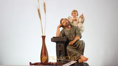 Tượng Thánh Giuse tại TGP Hà Nội. Tượng Công giáo Filumena là tượng của Tình thương và Hy vọng. Bản quyền các tác phẩm tượng Công giáo thuộc về Filumena Art, Cộng hòa Pháp.