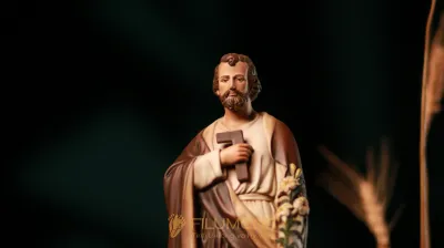 Tượng Thánh Giuse tại Nhà thờ Chính tòa Xuân Lộc Đồng Nai. Tượng Công giáo Filumena là tượng của Tình thương và Hy vọng. Bản quyền các tác phẩm tượng Công giáo thuộc về Filumena Art, Cộng hòa Pháp.