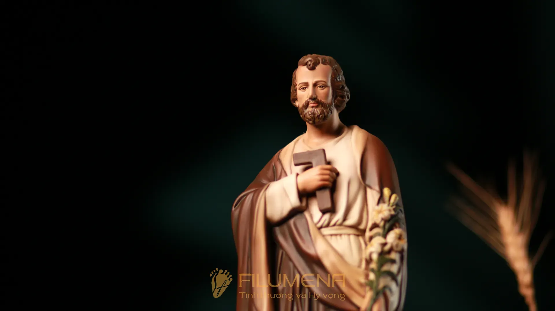 Tượng Chúa tại Hố Nai. Tượng Công Giáo Filumena được sáng tác bởi các nghệ sĩ Filumena. Mỗi tác phẩm đều là đóng góp của quý vị cho các việc bác ái. Tượng làm bằng chất liệu bột đá tự nhiên và resin, có đủ các kích thước từ 15, 20 cm tới 1m và lớn hơn nữa.