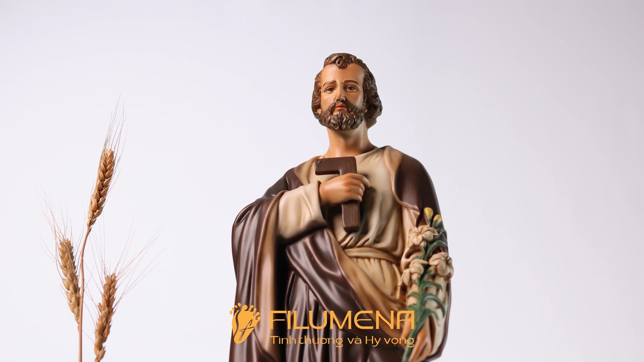 Ảnh thực tế giúp hình dung rõ hơn cảm giác tỷ lệ của tượng trong không gian gia đình