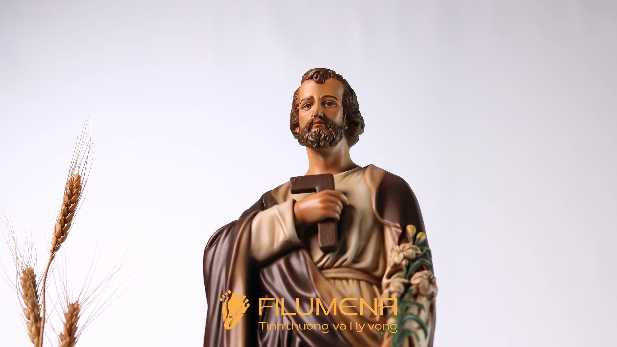 Ảnh thực tế giúp hình dung rõ hơn cảm giác tỷ lệ của tượng trong không gian gia đình