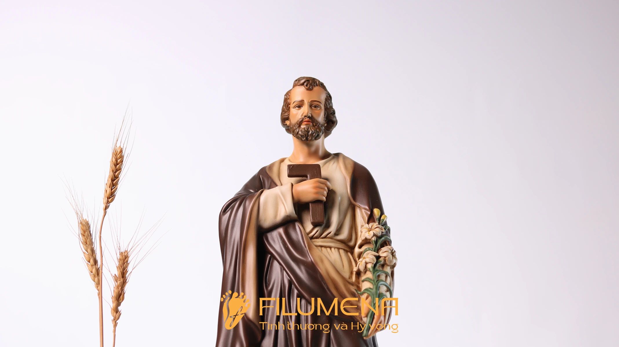 Ảnh thực tế giúp hình dung rõ hơn cảm giác tỷ lệ của tượng trong không gian gia đình