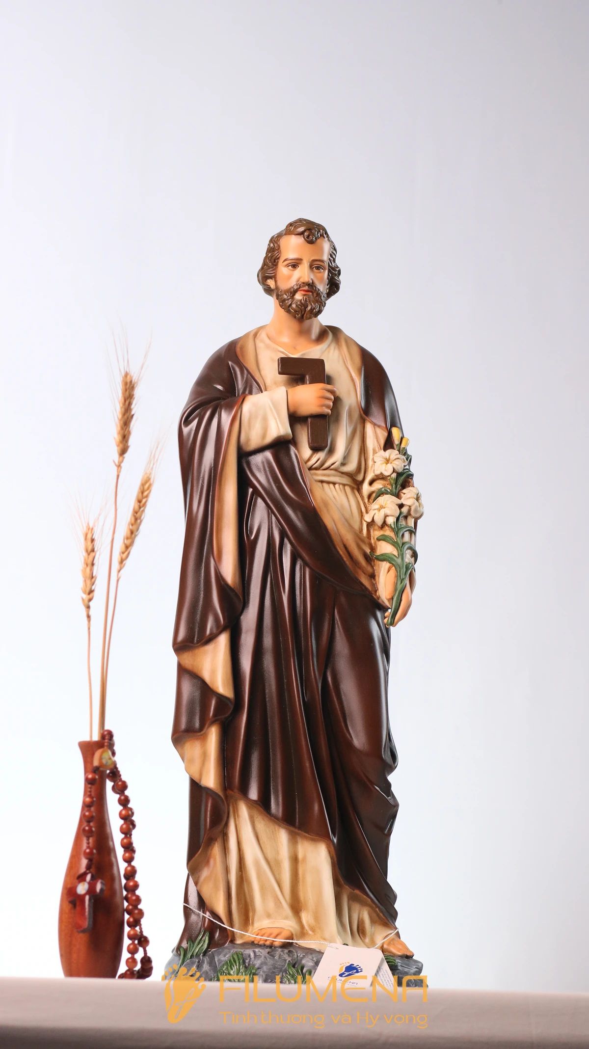 Thần thái vững và hiền của tượng Thánh Giuse Thợ thường rất gần với người lao động và gia đình sống bằng công việc hằng ngày