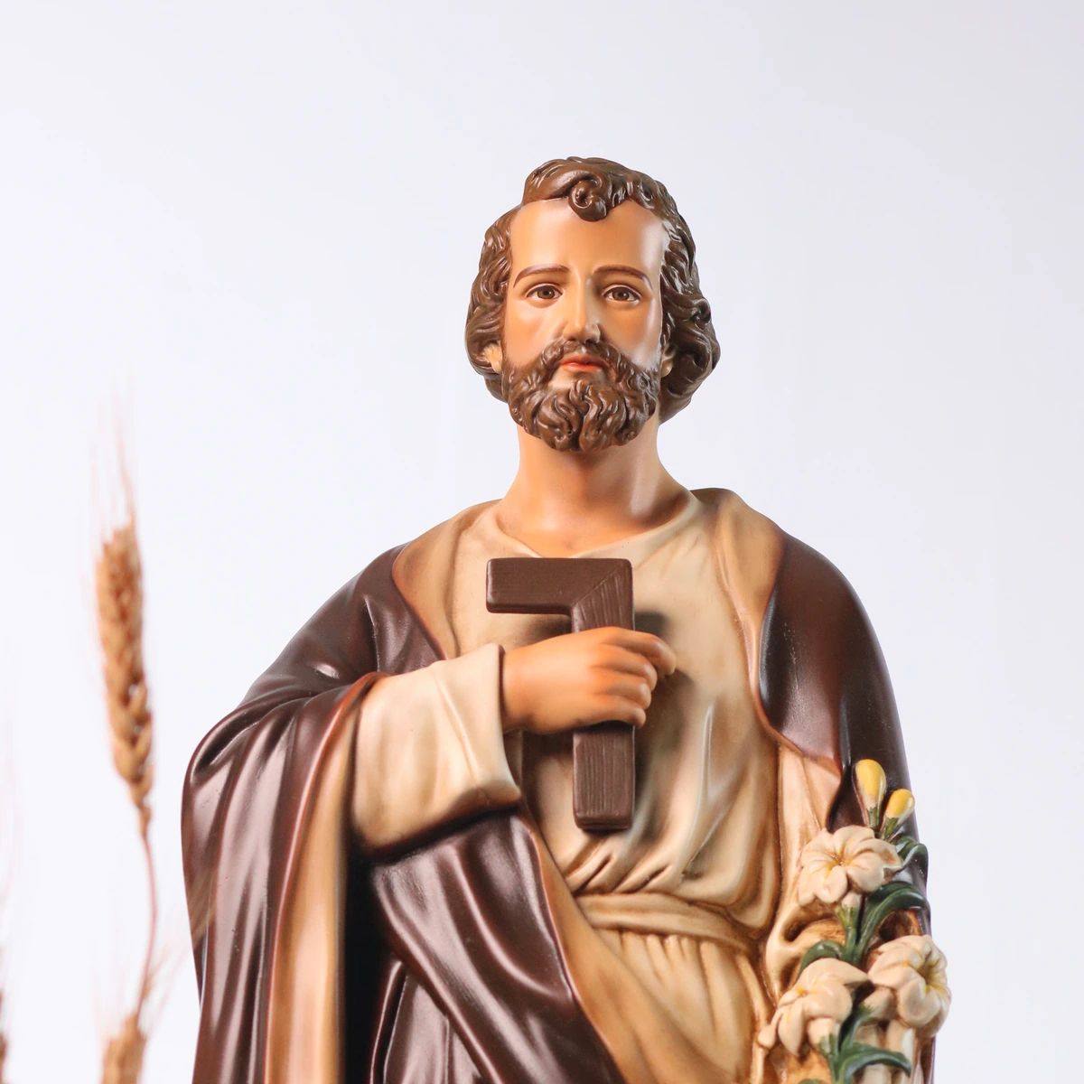 Thần thái vững và hiền của tượng Thánh Giuse Thợ thường rất gần với người lao động và gia đình sống bằng công việc hằng ngày