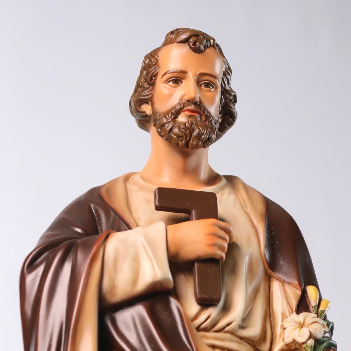 Thần thái vững và hiền của tượng Thánh Giuse Thợ thường rất gần với người lao động và gia đình sống bằng công việc hằng ngày