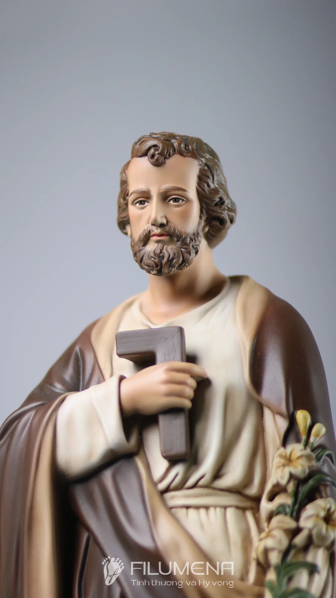 Nên chọn tượng Thánh Giuse đơn sắc hay đa sắc