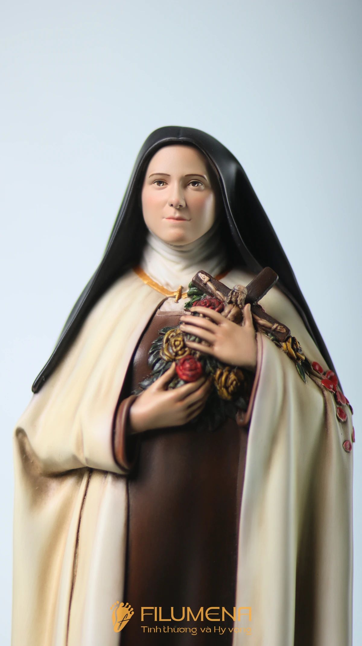 Nhà sách Đức Bà Hòa Bình là nơi trưng bày các mẫu tượng Công giáo Filumena