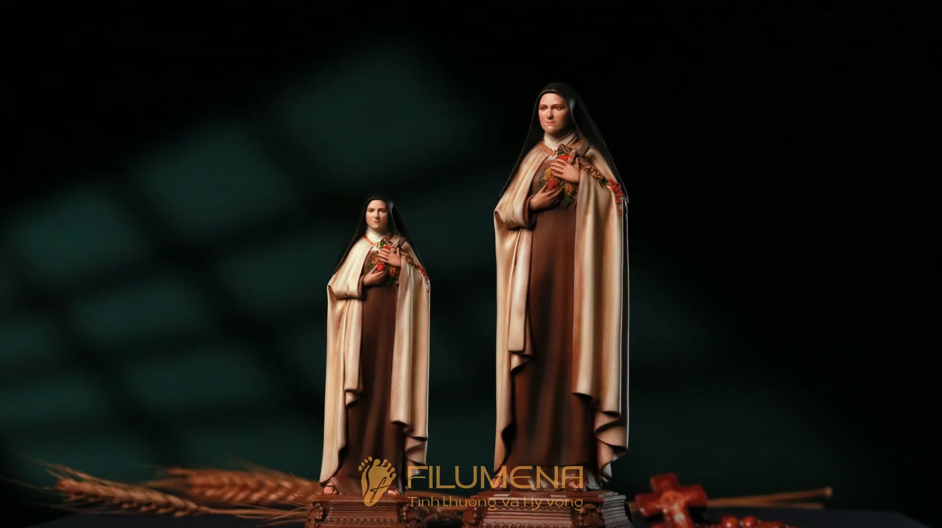 Tượng Thánh Tê-rê-sa Hài Đồng Giê-su 15 cm của Filumena nhìn chính diện