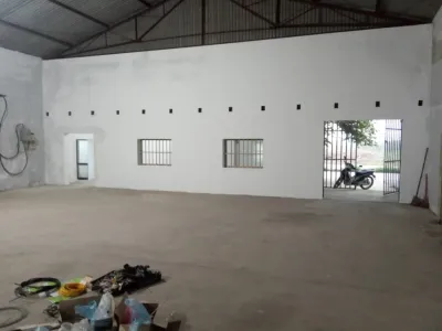 Hình ảnh xưởng và công đoạn vẽ màu trong những ngày đầu của tượng Công giáo Filumena.