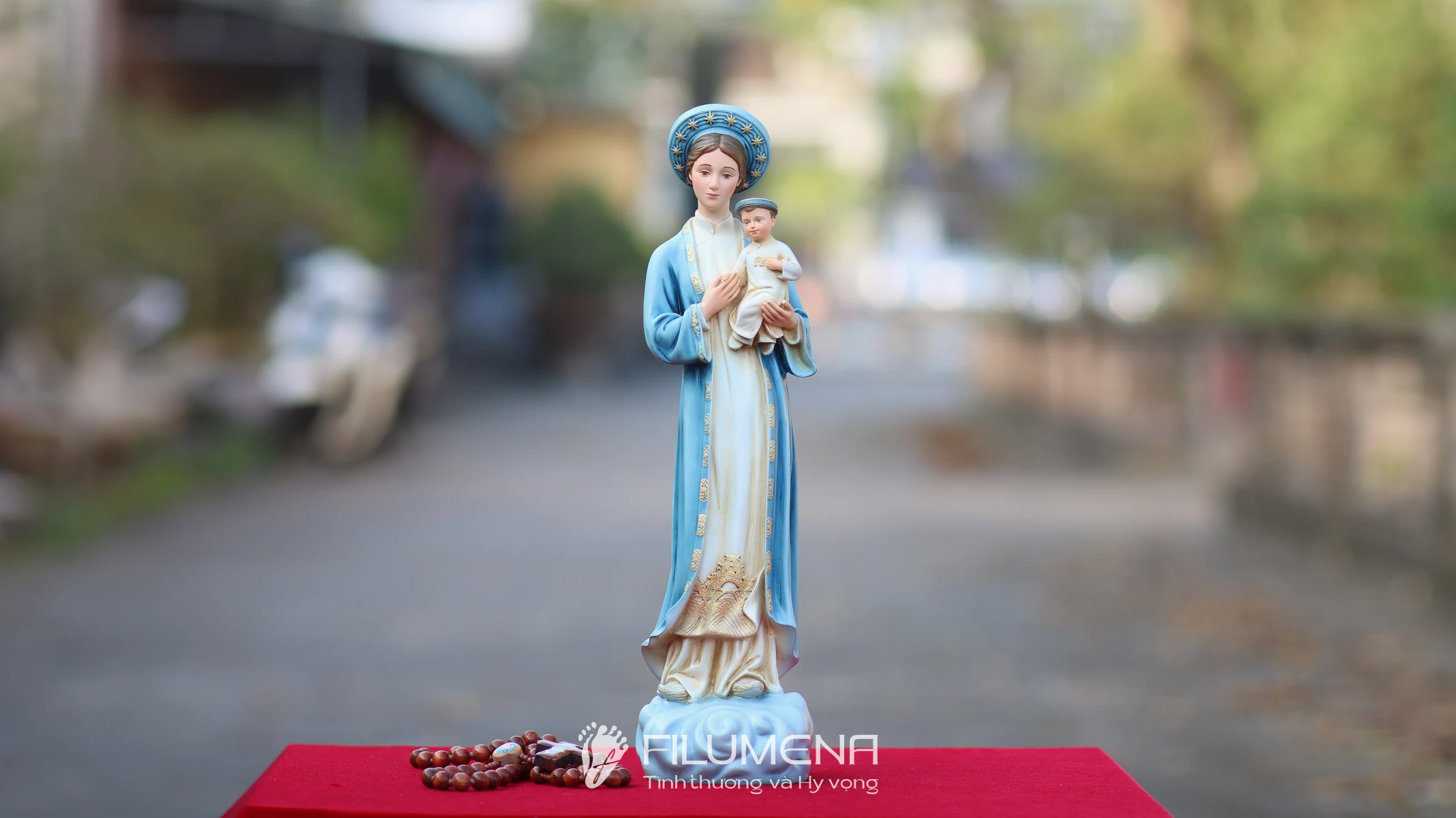 Tượng Đức Mẹ La Vang 40 cm áo xanh da trời của Filumena