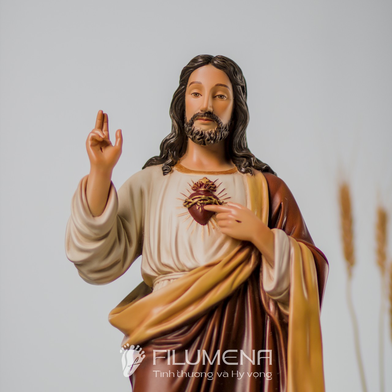 Bàn thờ Chúa và tượng Công giáo Filumena được đón nhận trên khắp Việt Nam và trên thế giới. Tượng Công giáo Filumena được sáng tác và sản xuất bởi Filumena theo những tiêu chuẩn cao nhất về mỹ thuật Công giáo.
