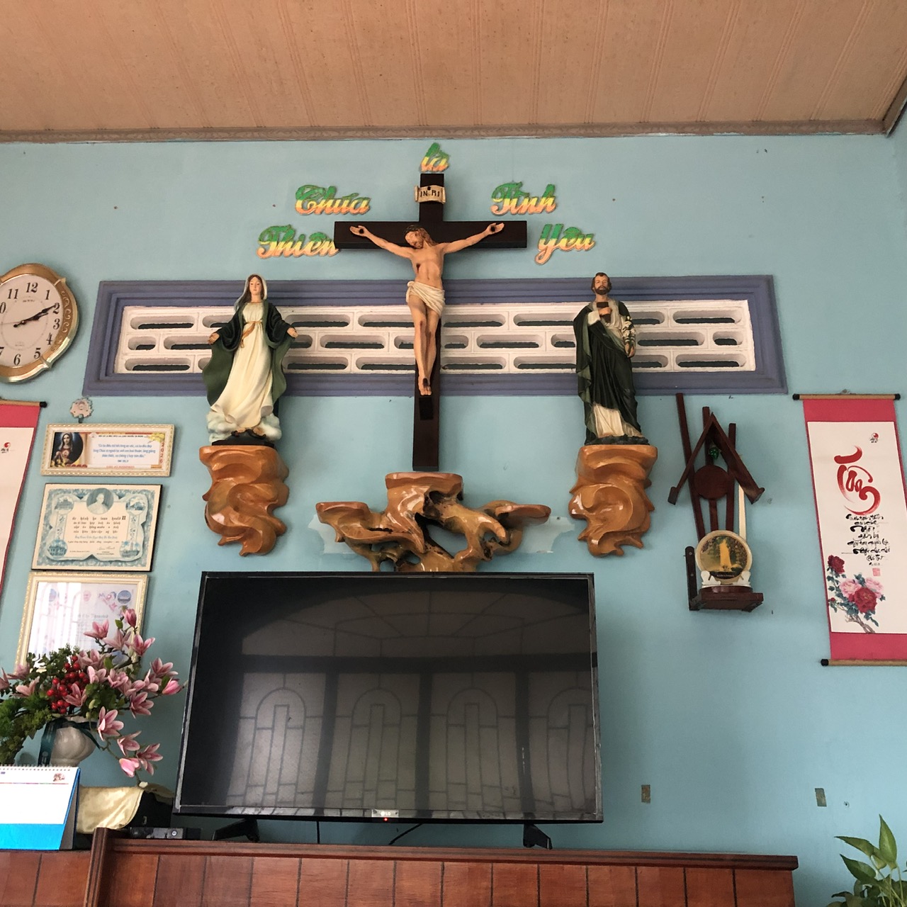 Cha mẹ là những người đầu tiên đưa con cái tới với Chúa