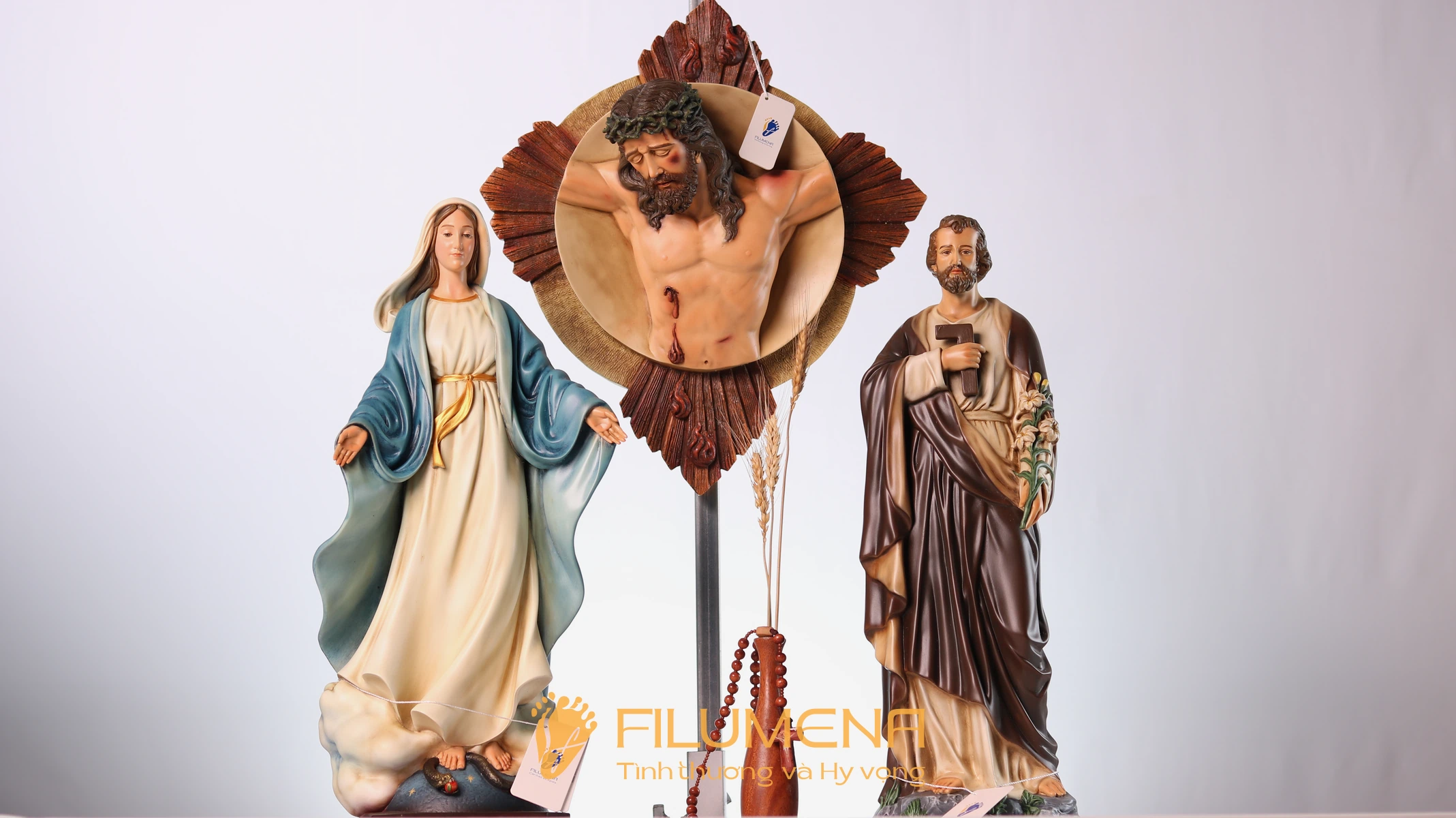 Một số mẫu tượng Công giáo của Filumena phù hợp không gian cầu nguyện gia đình.