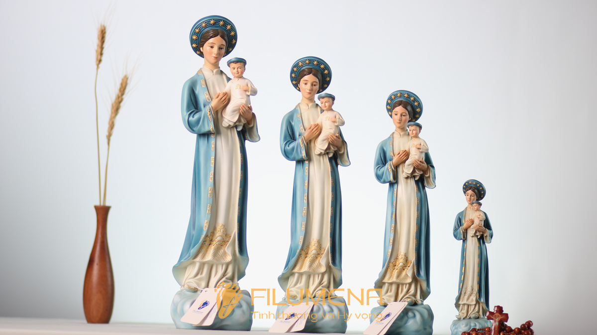 Tượng Đức Mẹ La Vang do Filumena sáng tác và hoàn thiện thủ công qua nhiều giai đoạn tinh chỉnh.