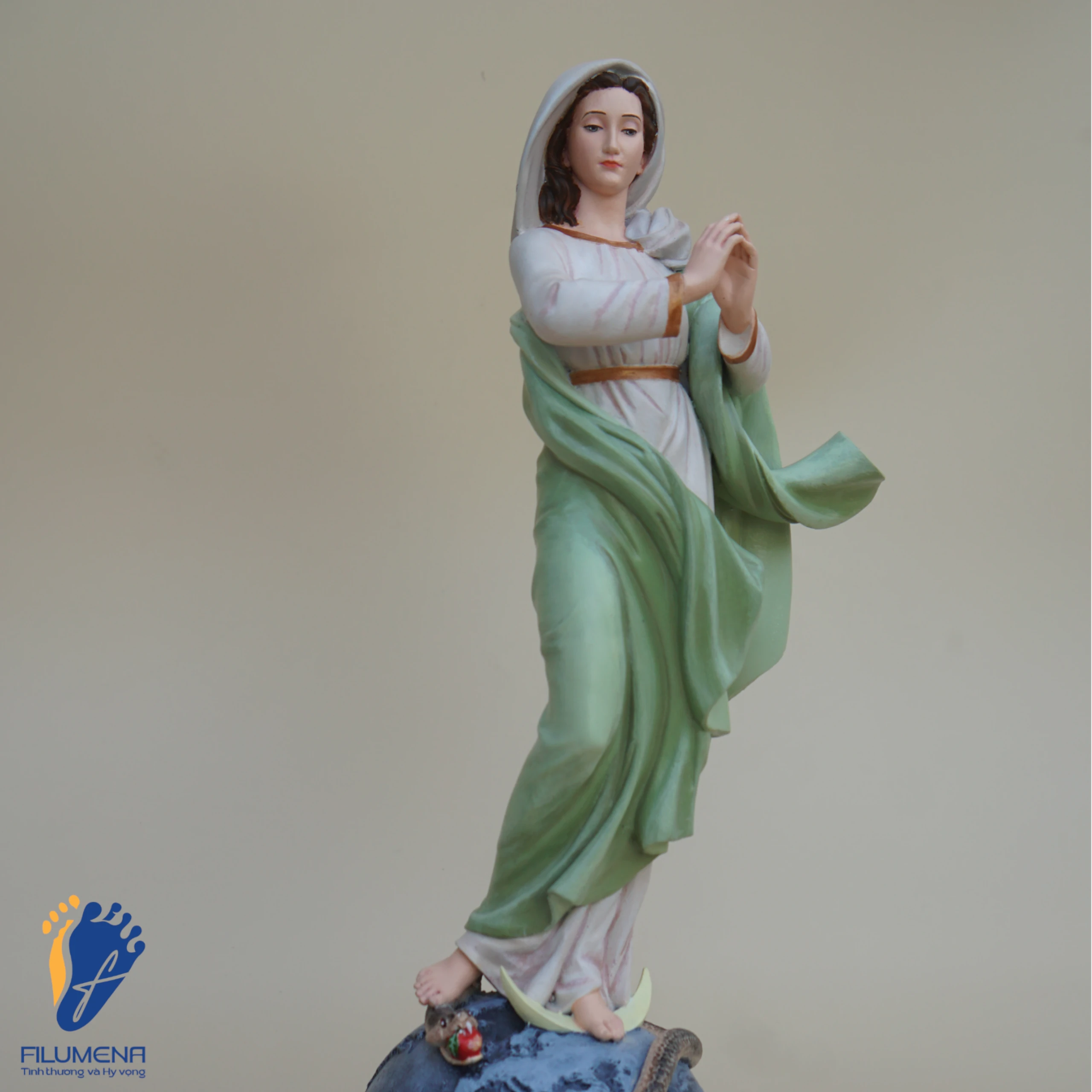 Tượng Đức Mẹ Vô Nhiễm Nguyên Tội màu xanh cốm (mẫu tượng do Filumena sáng tác)